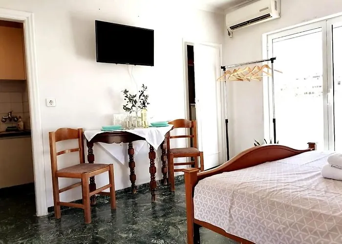 Acropolis Area Flat With Parthenon Views