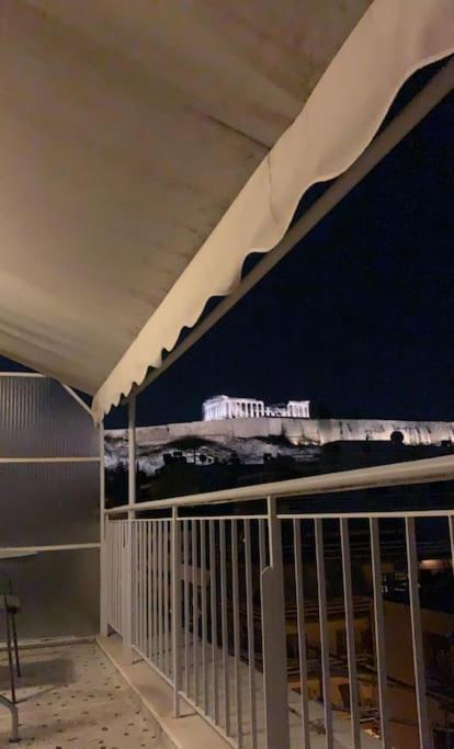 Acropolis Area Flat With Parthenon Views * Atenas